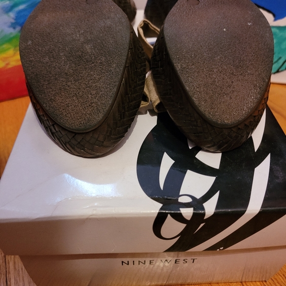 Nine West, Wedge heels, Size: 10 1/2, Color: Tan & Gold - Picture 6 of 7